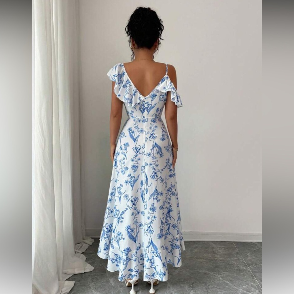 Elegant Blue Floral Maxi Dress - Picture 3 of 6